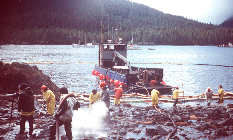 Oil Spill in Alaska1989, Exxon Valdez