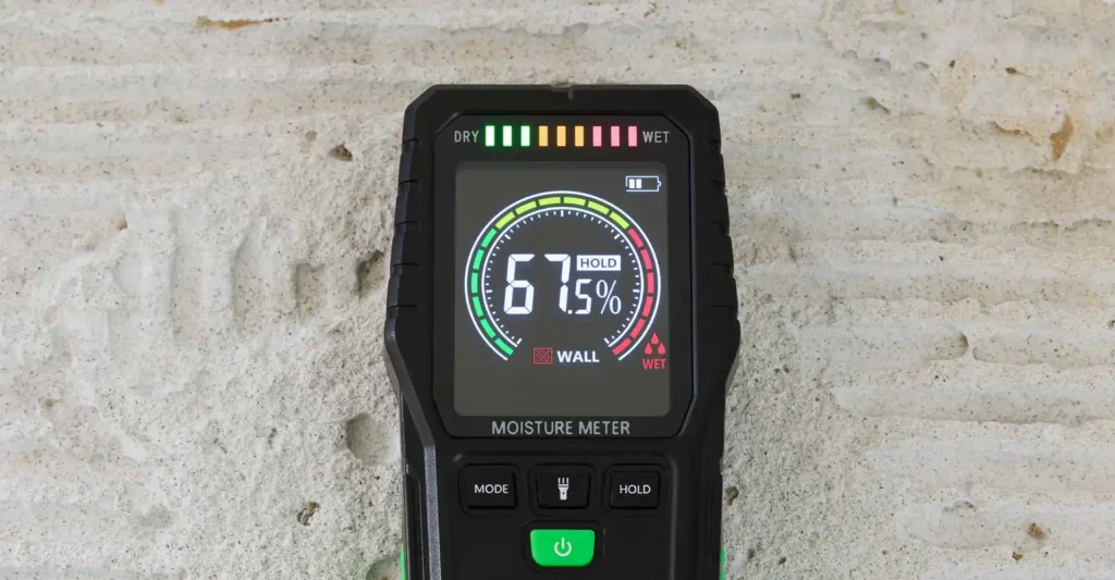 Moisture meter for damp surveying